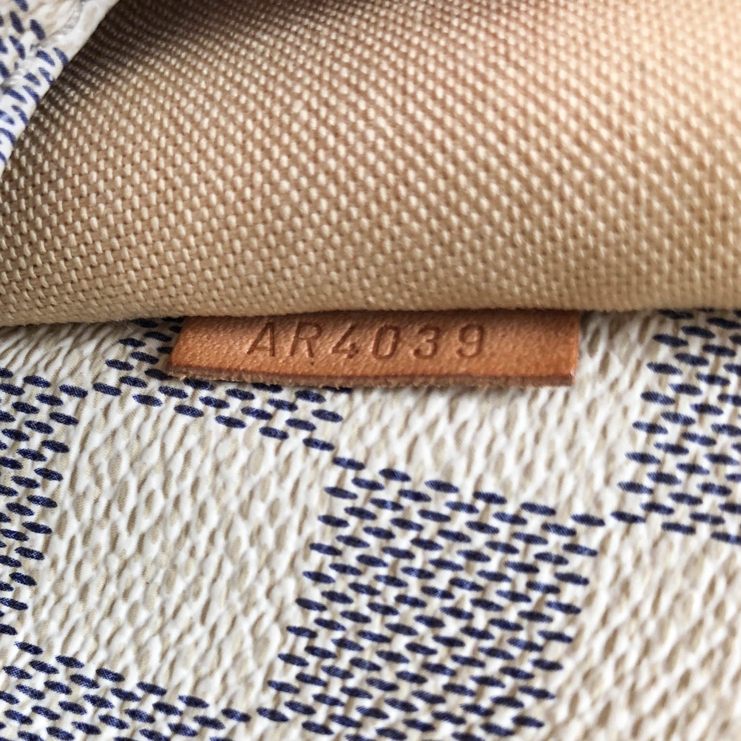 Louis-Vuitton Totally GM Damier Azur shoulder bag