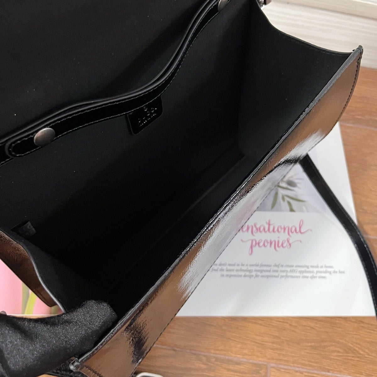 GC703 Dionysus Medium Top Handle Bag / 11.4"W x 7.8"H x 4"D