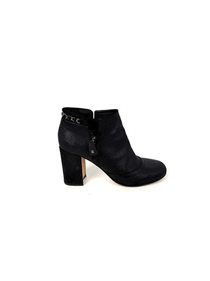 CHANEL  Interlocking CC Chain Logo Black Ankle Booties Boots 38.5 8