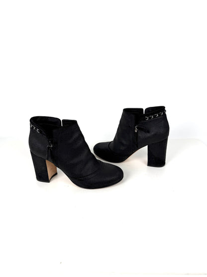 CHANEL  Interlocking CC Chain Logo Black Ankle Booties Boots 38.5 8