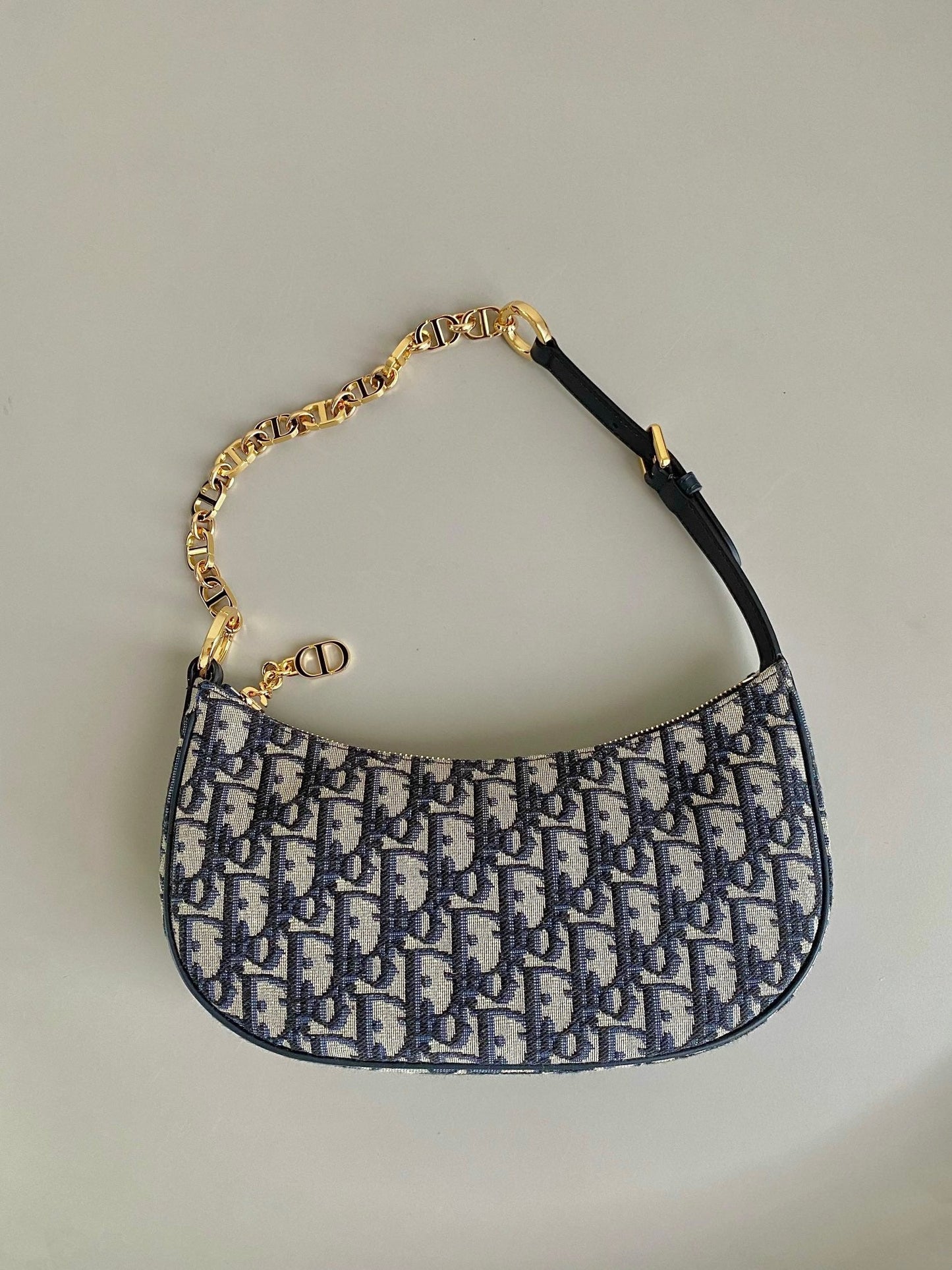DR291 CD Lounge Bag / HIGHEST QUALITY VERSION / 10 x 6 x 2 inches