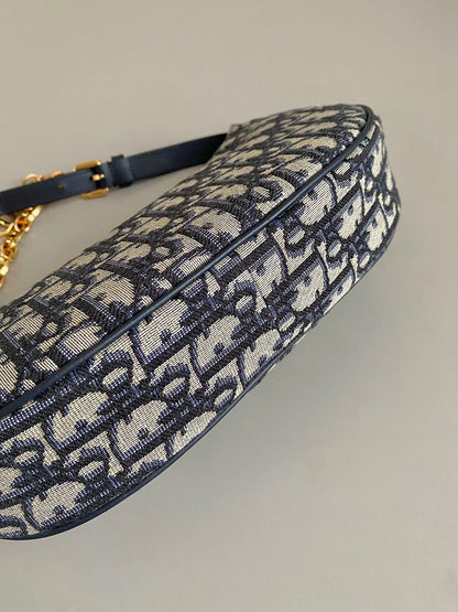 DR291 CD Lounge Bag / HIGHEST QUALITY VERSION / 10 x 6 x 2 inches