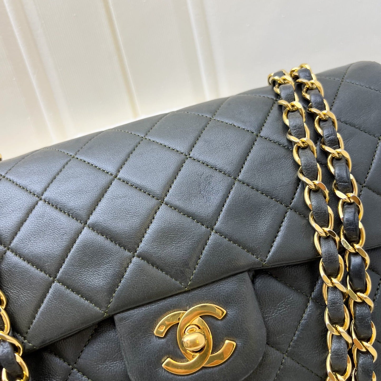 Chanel Vintage Medium Classic Flap CF in Dark Green Lambskin and 24K Gold Plated HW