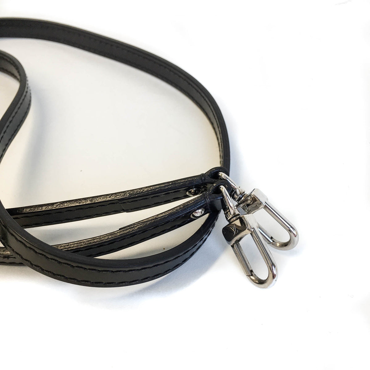 Louis-Vuitton Alma BB in Black Epi Leather
