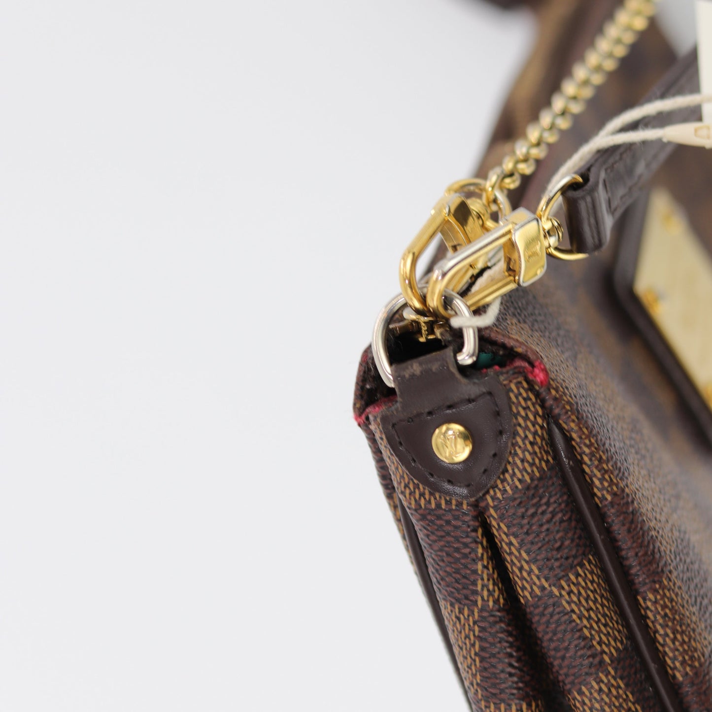 Louis-Vuitton Eva Bag in Damier Ebene with strap