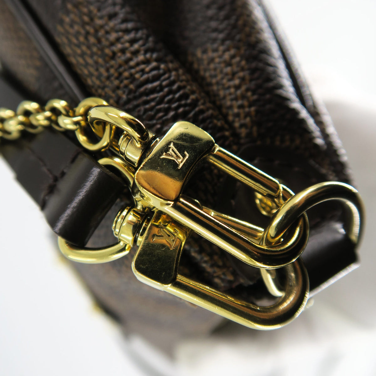 Louis-Vuitton Eva Damier Ebene Clutch