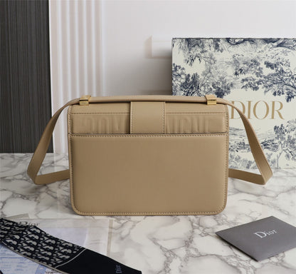 DR273 30 Montaigne Bag / 9.5 x 6.5 x 3 inches