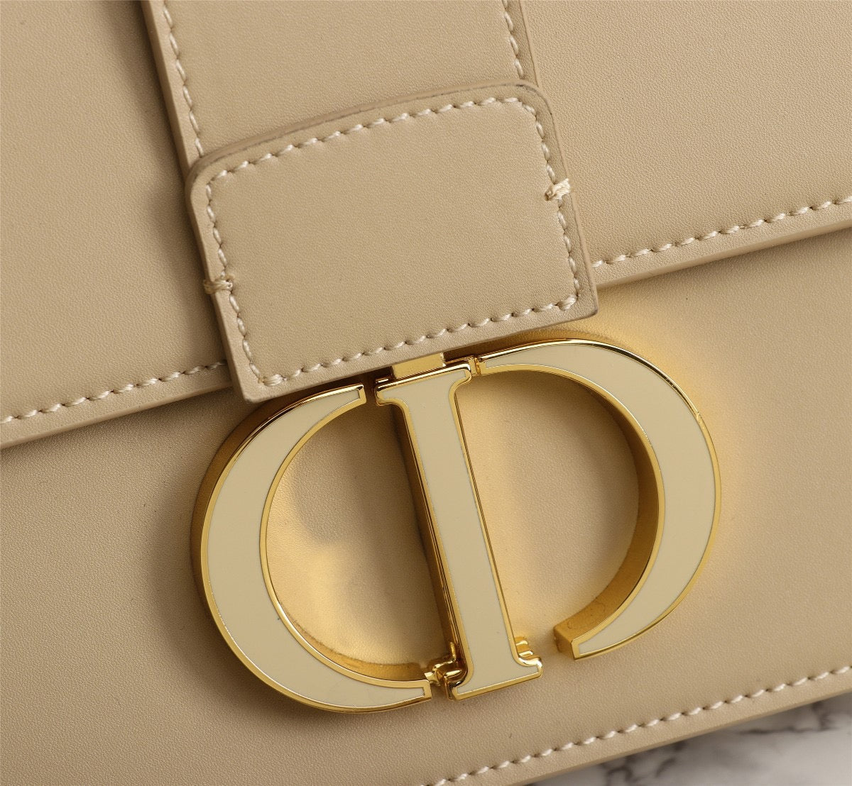 DR273 30 Montaigne Bag / 9.5 x 6.5 x 3 inches