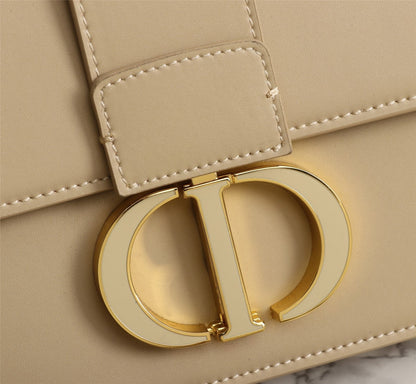 DR273 30 Montaigne Bag / 9.5 x 6.5 x 3 inches