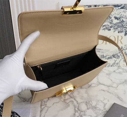 DR273 30 Montaigne Bag / 9.5 x 6.5 x 3 inches
