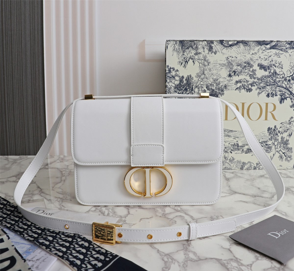 DR274 30 Montaigne Bag / 9.5 x 6.5 x 3 inches