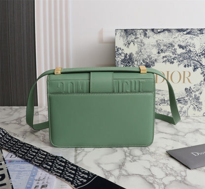 DR276 30 Montaigne Bag / 9.5 x 6.5 x 3 inches