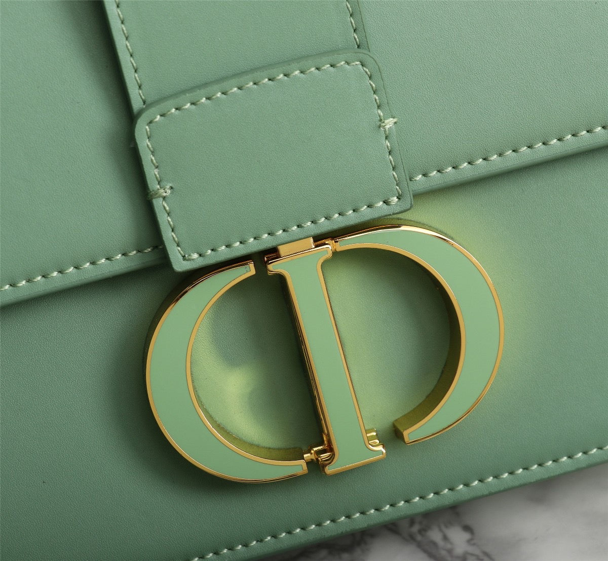 DR276 30 Montaigne Bag / 9.5 x 6.5 x 3 inches