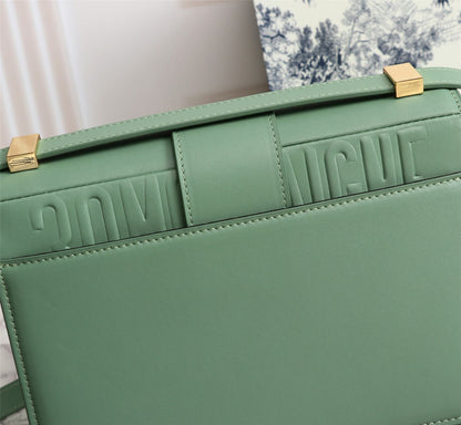 DR276 30 Montaigne Bag / 9.5 x 6.5 x 3 inches
