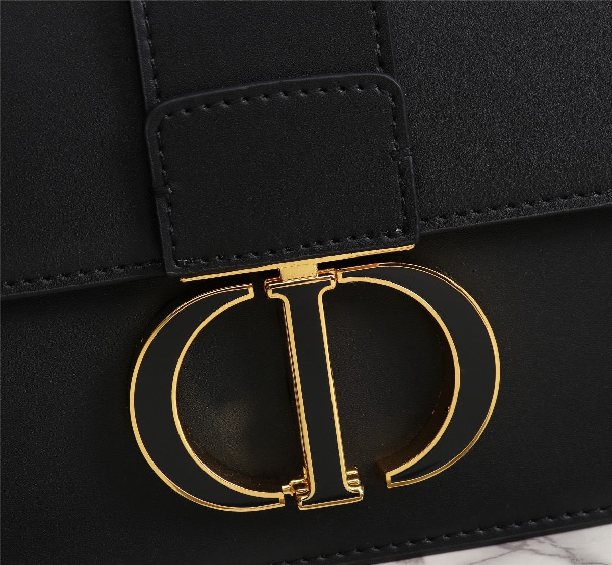 DR277 30 Montaigne Bag / 9.5 x 6.5 x 3 inches