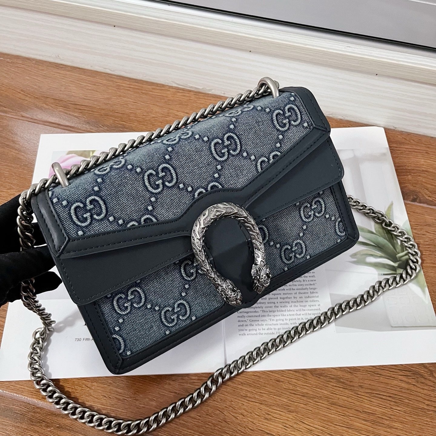 GC709 Dionysus Small Shoulder Bag / 11"W x 6.2"H x 4"D