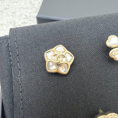 Chanel 25B Stud Earrings in Metal, Glass Pearls and Diamantés Gold, Pearly White and Crystal (Model: ABG272)