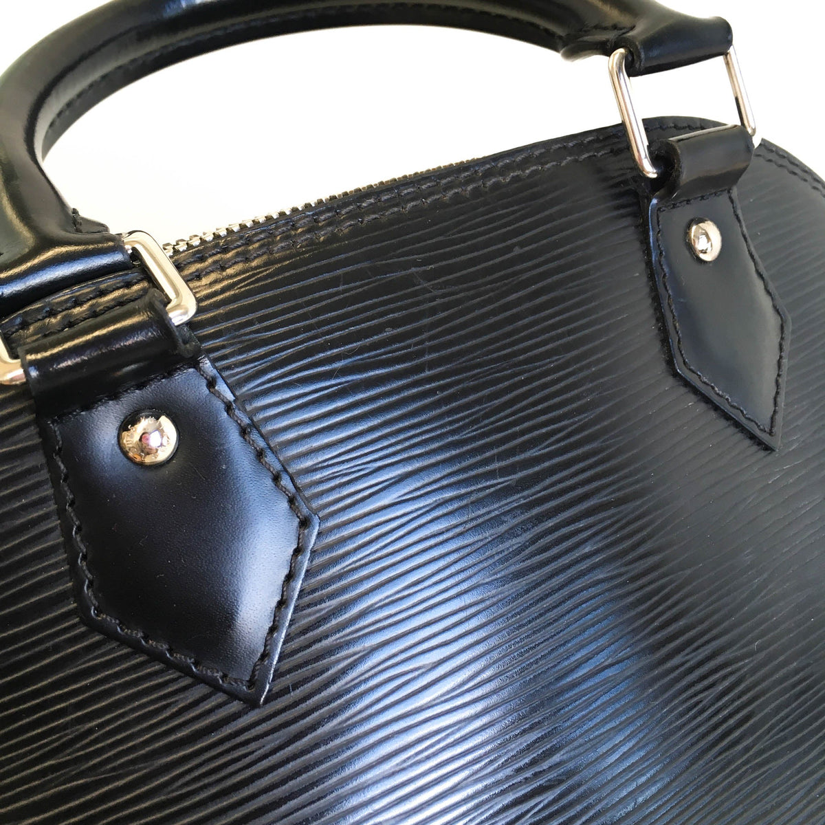 Louis-Vuitton Alma BB in Black Epi Leather