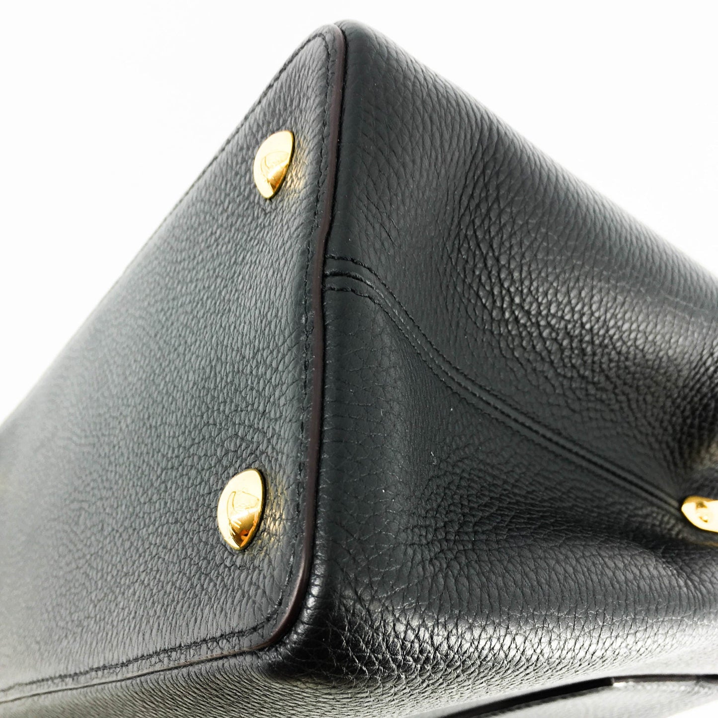 Louis-Vuitton Capucines MM Black GHW