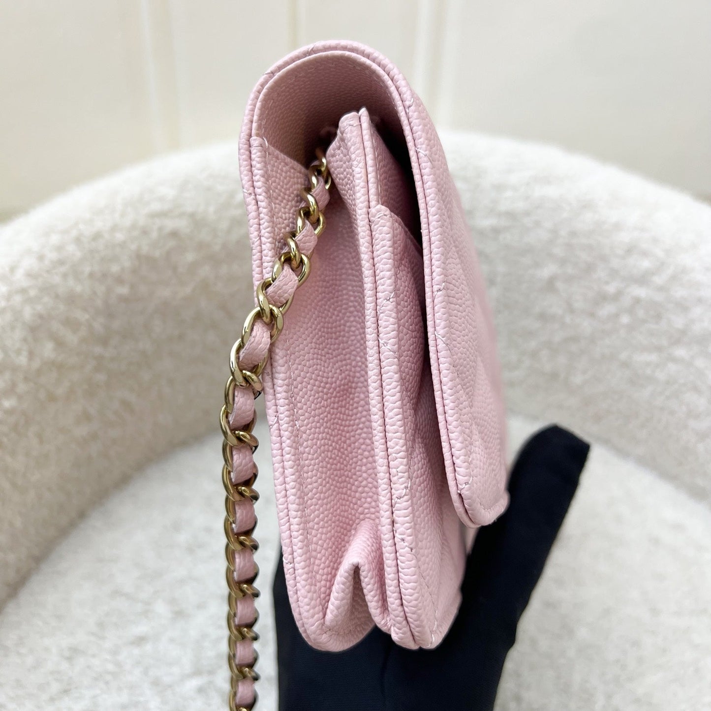 [BN - Local Set - Dec 2022] Chanel Classic Wallet on Chain WOC in 22B Pink Caviar LGHW (Model: AP0250)