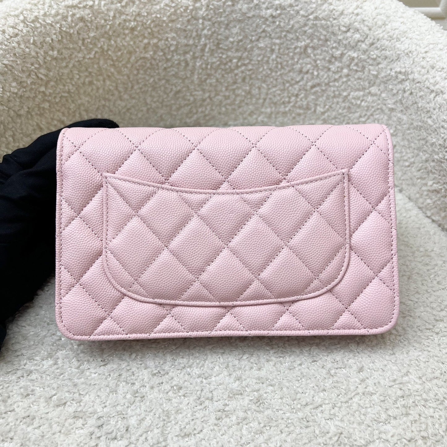 [BN - Local Set - Dec 2022] Chanel Classic Wallet on Chain WOC in 22B Pink Caviar LGHW (Model: AP0250)