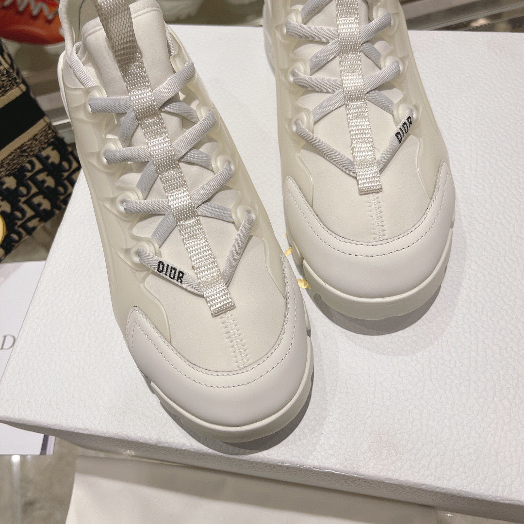 SE887 DR D-Connect Sneaker / Size5-10