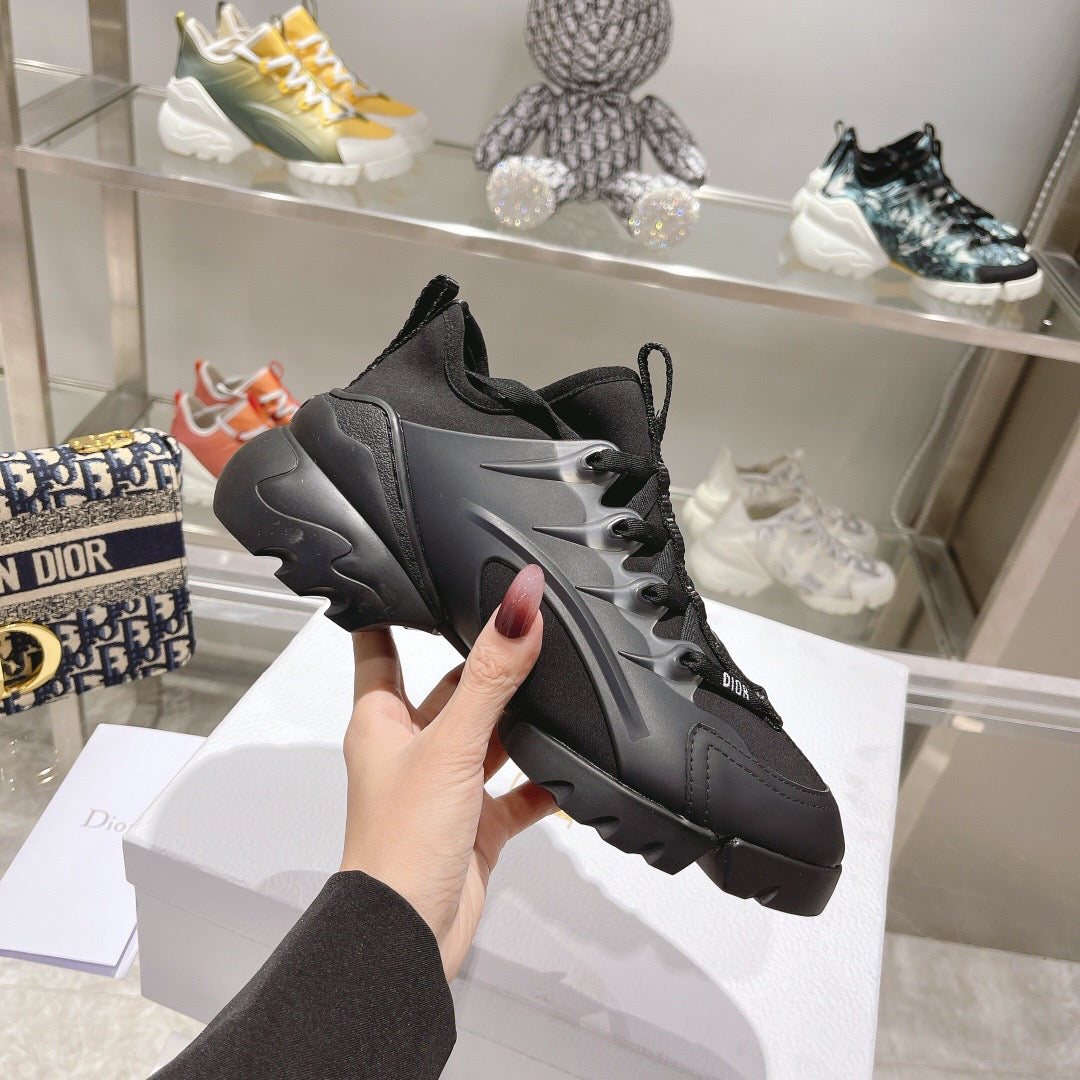 SE888 DR D-Connect Sneaker / Size5-10