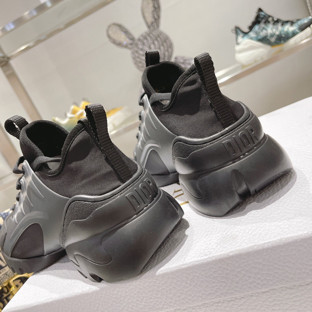 SE888 DR D-Connect Sneaker / Size5-10