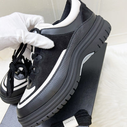 Chanel 25B Sneakers in Black and White Calfskin and Black Nubuck Sz 37.5 (Model: G46258)