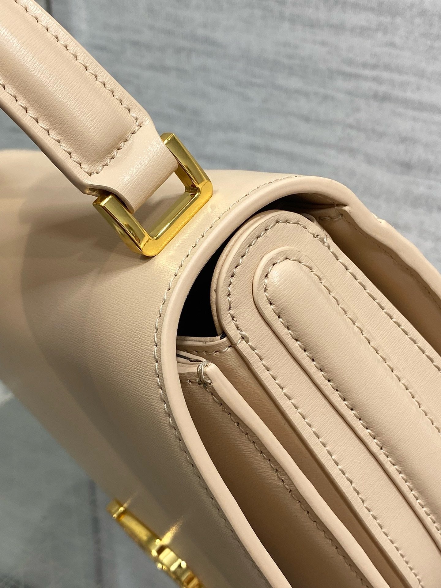 DR484 Small/Medium 30 Montaigne Avenue Top Handle Bag / HIGHEST QUALITY VERSION