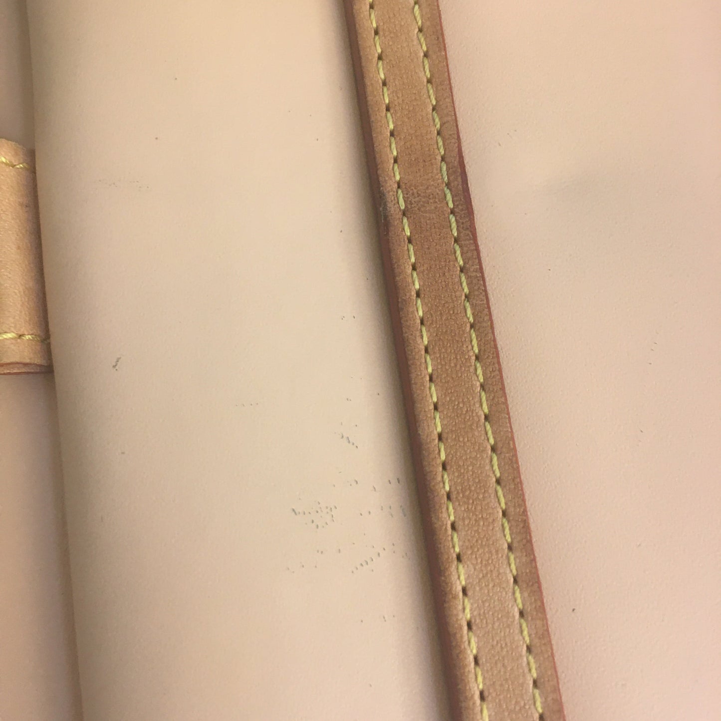 LOUIS VUITTON Wallet in White Canvas