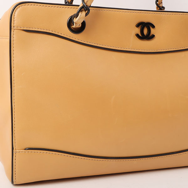 Chanel Around 2000 Made Cc Mark Plate Chain Shoulder Bag With Pouch Beige