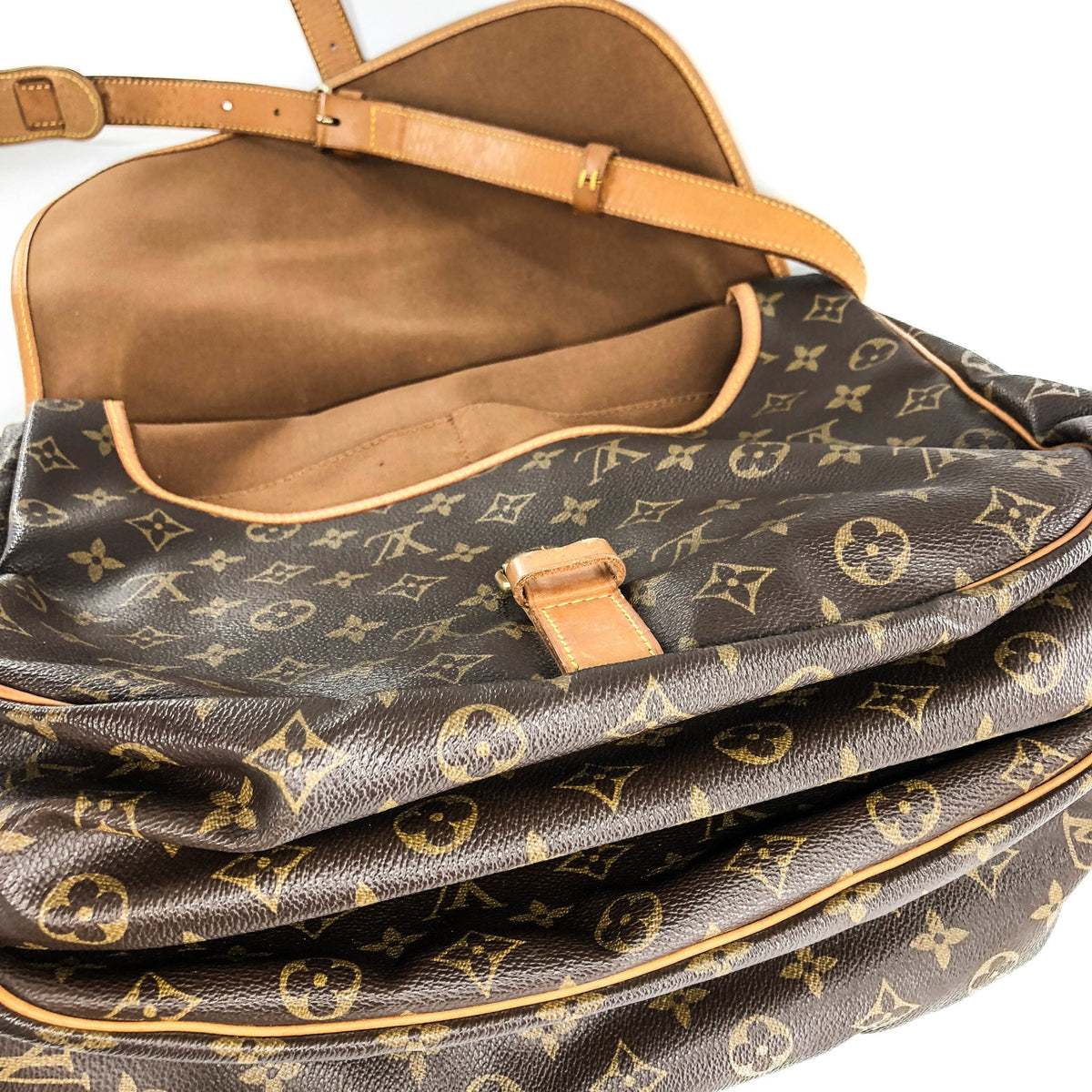Louis-Vuitton Vintage Monogram Saumur 35 Monogram Cross Body Bag