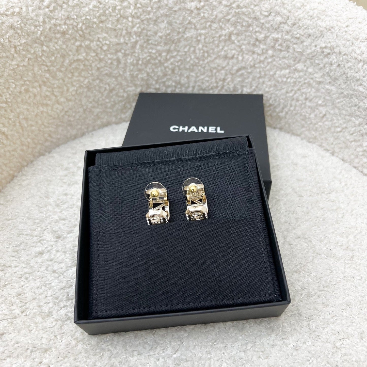 Chanel 24C CHANEL Hoop Earrings with Diamantes and LGHW (Model: ABB710)