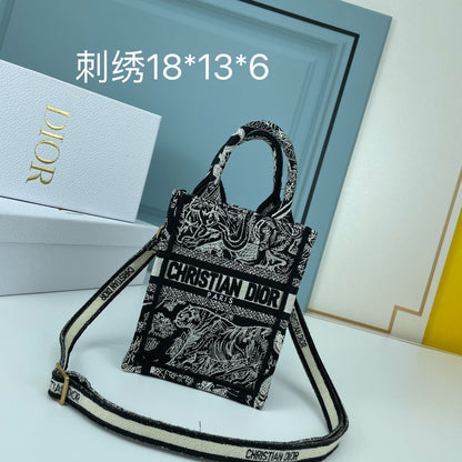DR238 Book Mini Tote Bag / 7.1x5.3x2.5inch