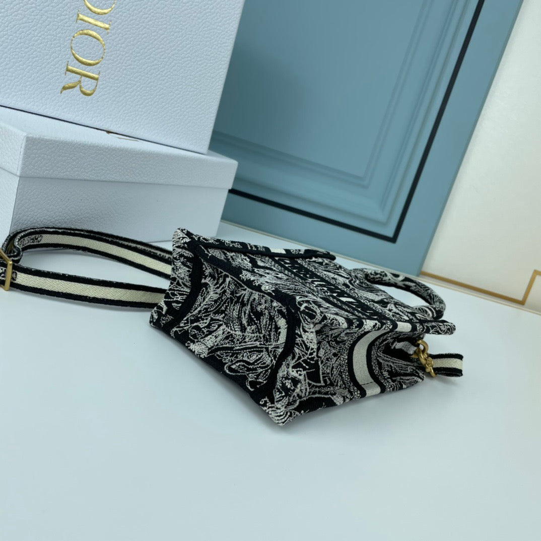 DR240 Book Mini Tote Bag / 7.1x5.3x2.5inch