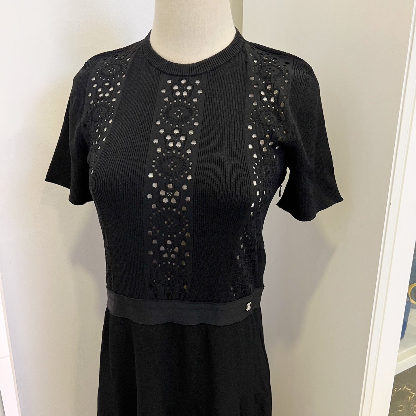 Chanel 25B Knitted Maxi Black Dress in Viscose and Polyester Sz 40 (Model: P80278)