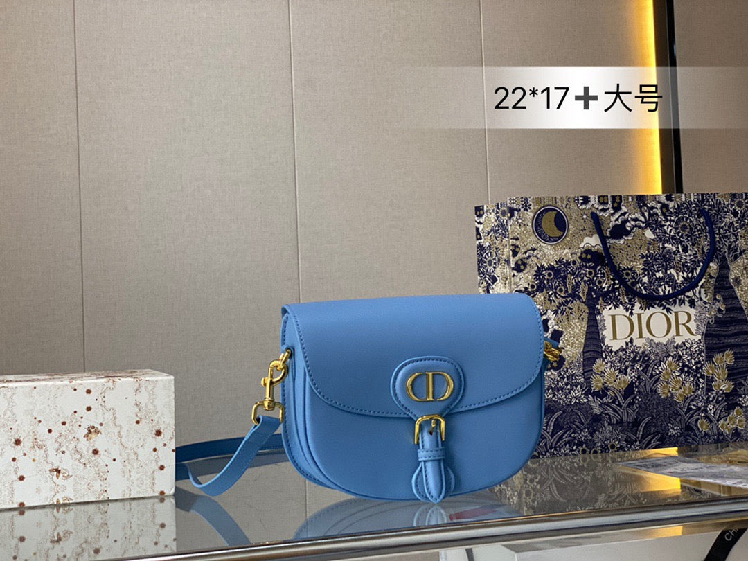 DR259 Small/Medium Dior Bobby Bag