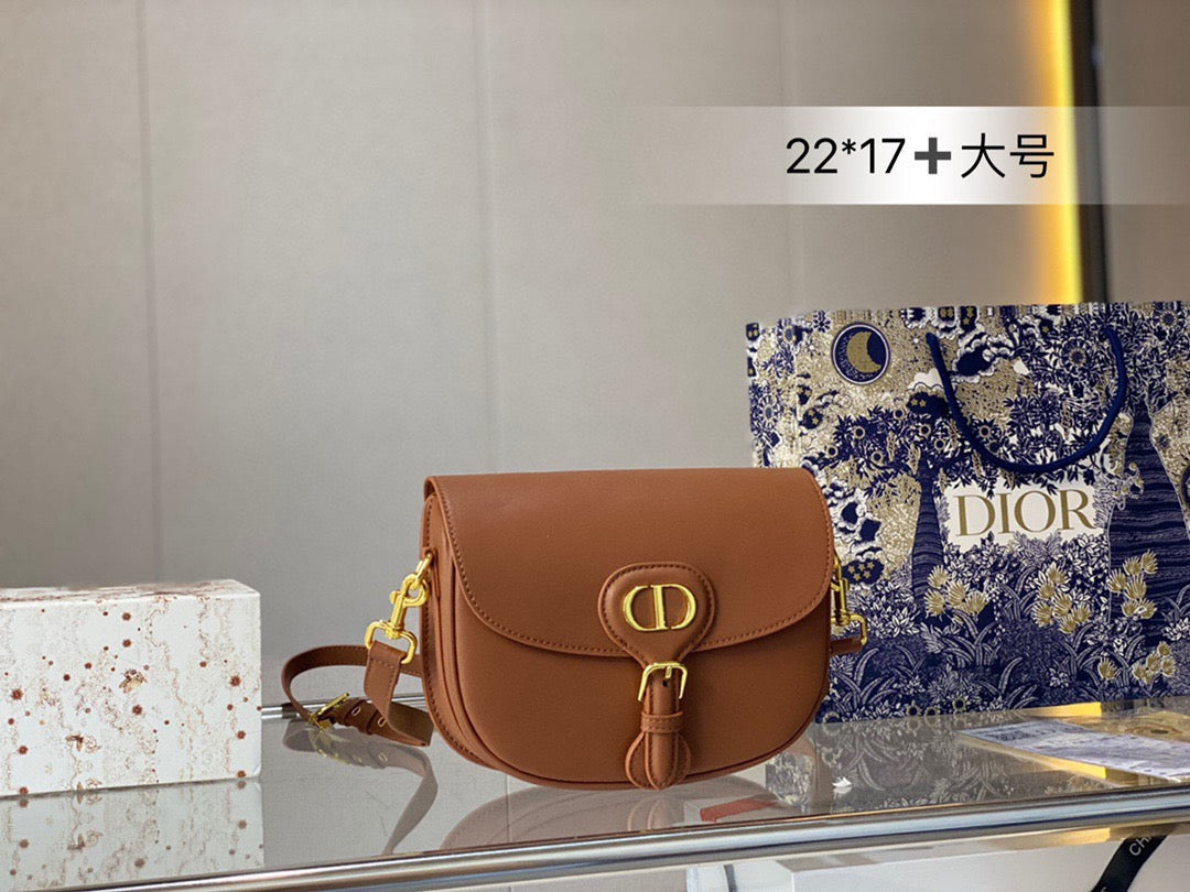 DR259 Small/Medium Dior Bobby Bag