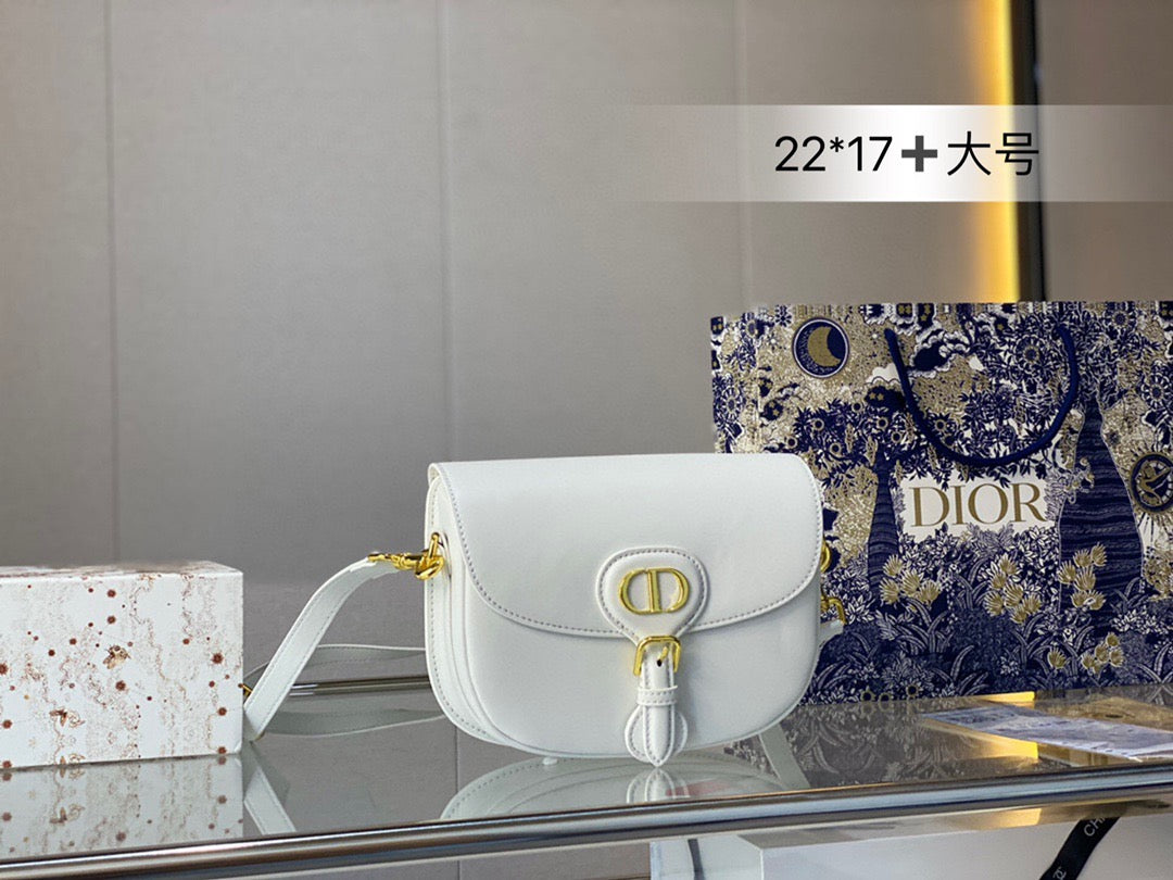 DR259 Small/Medium Dior Bobby Bag