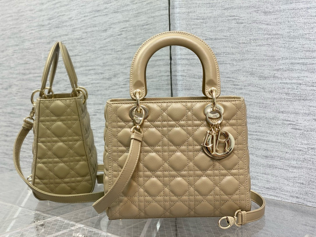 DR333 Medium Lady Dior Bag / HIGHEST QUALITY VERSION / 9.5 x 8 x 4.5 inches
