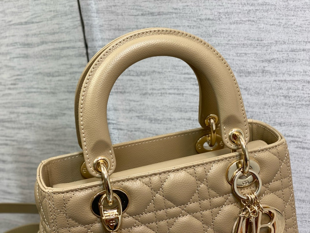 DR332 Medium Lady Dior Bag / HIGHEST QUALITY VERSION / 9.5 x 8 x 4.5 inches