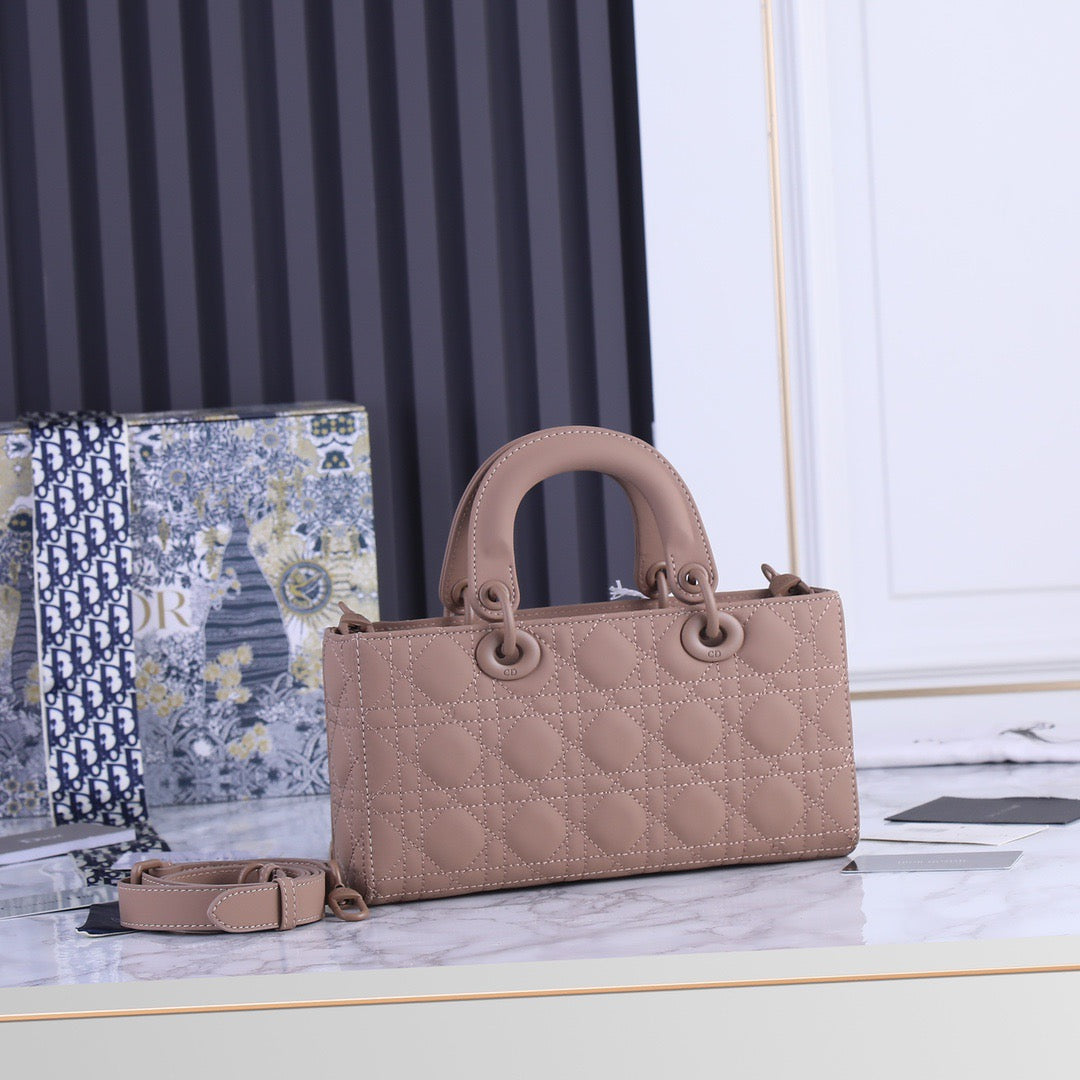 DR227 Lady D-JOY Handbag / 10.2x5.3x2inch