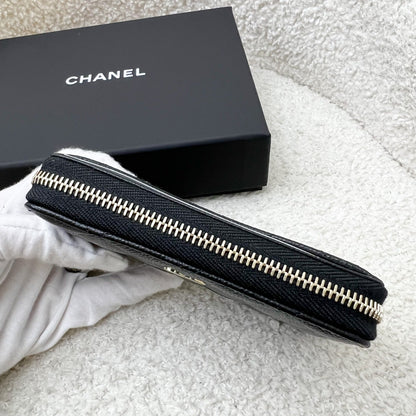 Chanel 25C New Zipped Small Wallet / Card Holder in Black Caviar and LGHW (Model: AP3686)