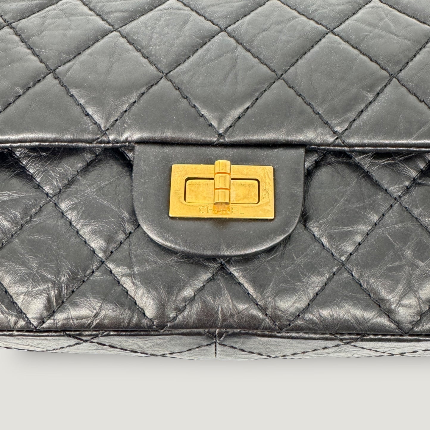 CHANEL REISSUE 2.55