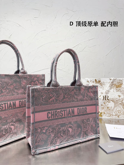 DR322 Medium/Large Dior Book Tote