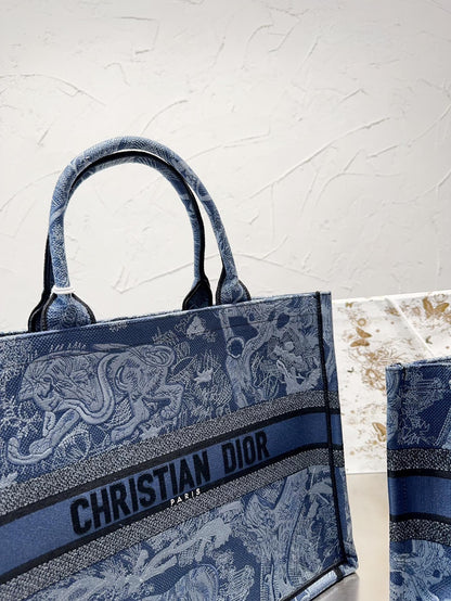 DR324 Medium/Large Dior Book Tote