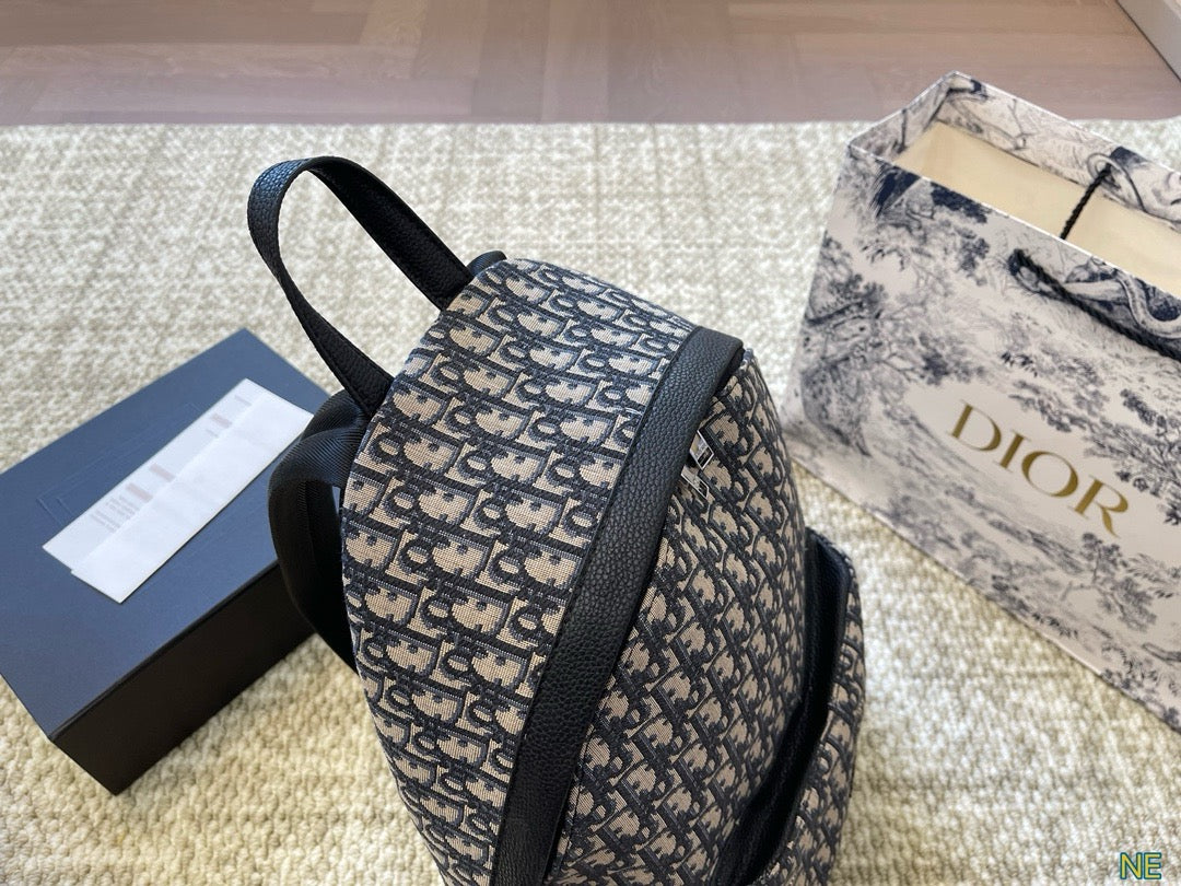 DR353 Rider Backpack / 12 x 15.7 x 6 inches