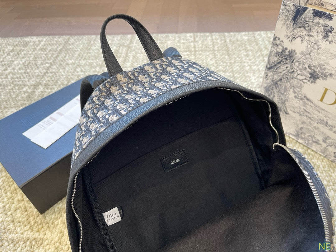 DR353 Rider Backpack / 12 x 15.7 x 6 inches