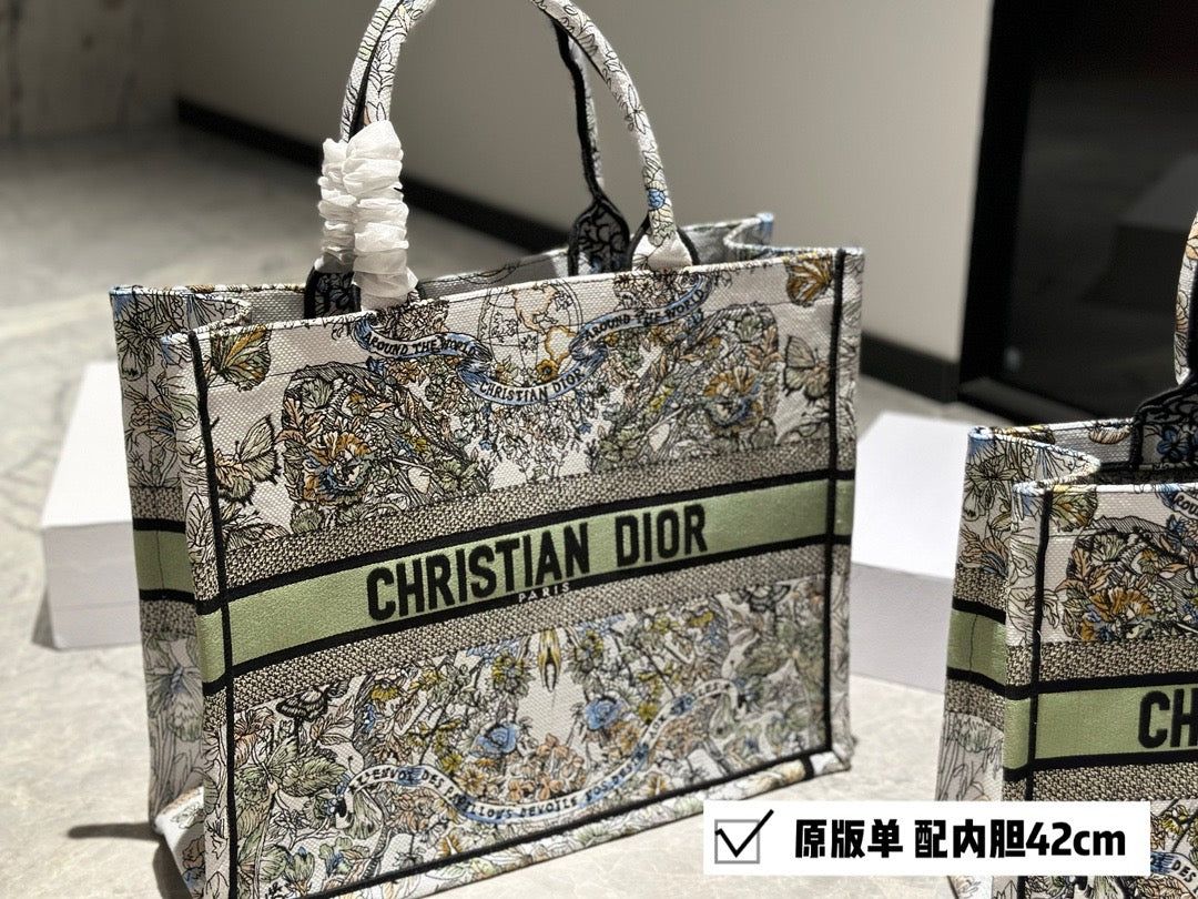 DR355 Medium/Large Dior Book Tote